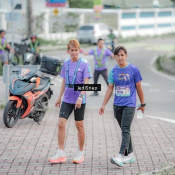 Runner Photo 8342676