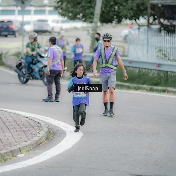 Runner Photo 8342705