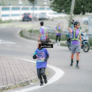 Runner Photo 8342750