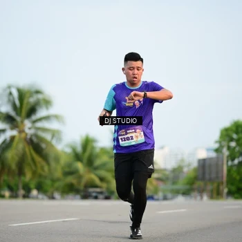 Runner Photo 8342857
