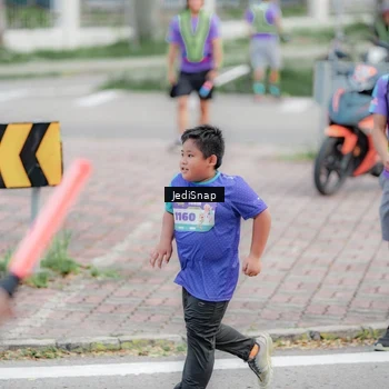 Runner Photo 8342860
