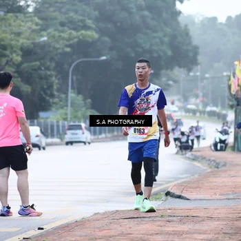 Runner Photo 8343032