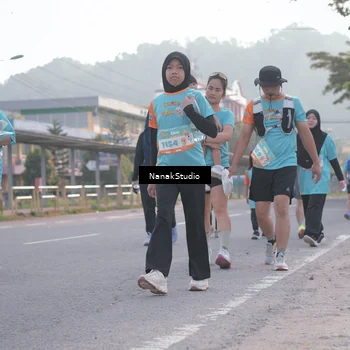 Runner Photo 8343075