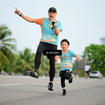 Runner Photo 8343077