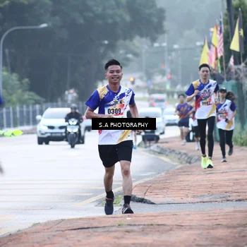 Runner Photo 8343159