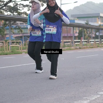 Runner Photo 8343339