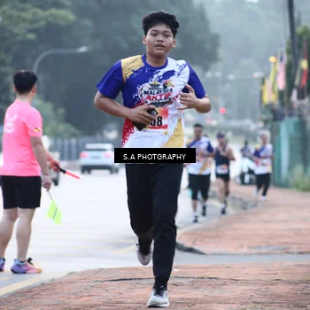 Runner Photo 8343436