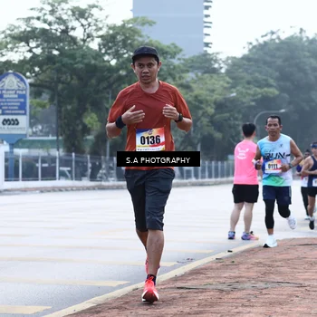 Runner Photo 8343500