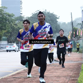 Runner Photo 8343544