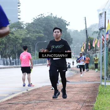 Runner Photo 8343567
