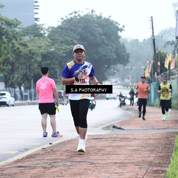 Runner Photo 8343635
