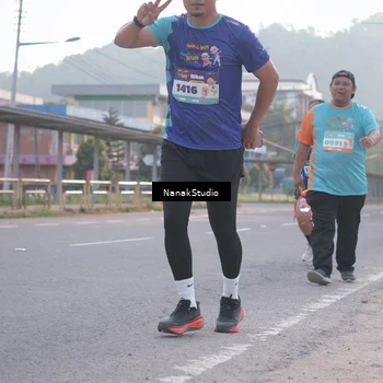Runner Photo 8343866