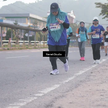 Runner Photo 8344002
