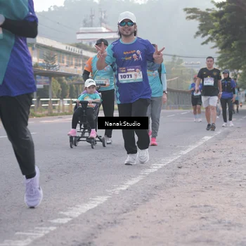 Runner Photo 8344012