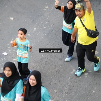 Runner Photo 8345115