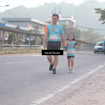 Runner Photo 8345763