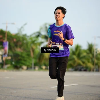 Runner Photo 8345773
