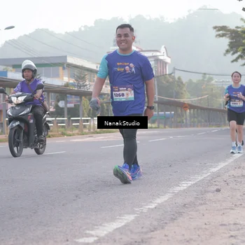 Runner Photo 8345800