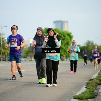 Runner Photo 8345841