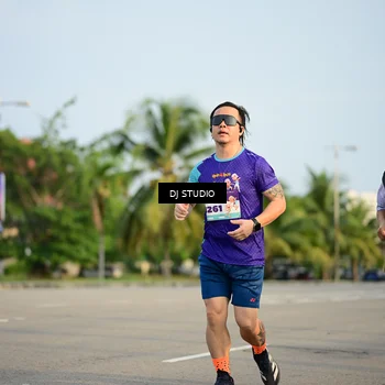 Runner Photo 8345847