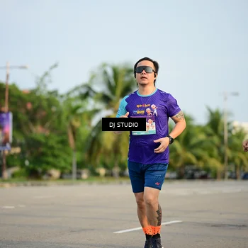 Runner Photo 8345852