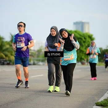 Runner Photo 8345855