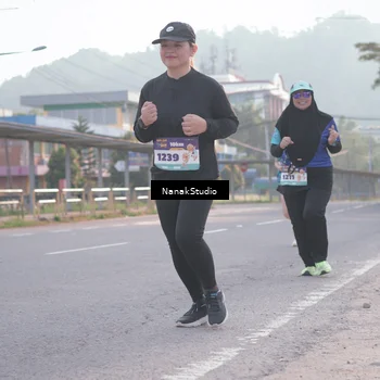 Runner Photo 8345889