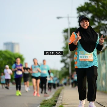 Runner Photo 8346023