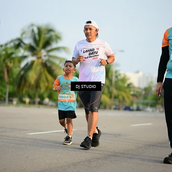 Runner Photo 8346113