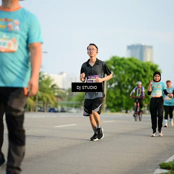 Runner Photo 8346349
