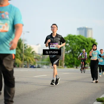 Runner Photo 8346354