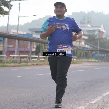 Runner Photo 8346759