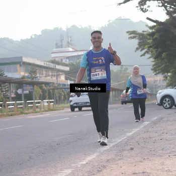Runner Photo 8347088