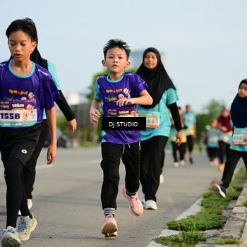 Runner Photo 8347400