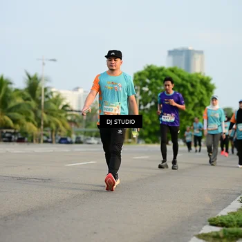 Runner Photo 8347480