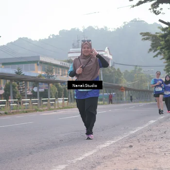 Runner Photo 8348063
