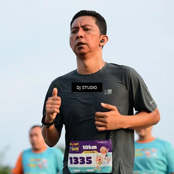 Runner Photo 8348283