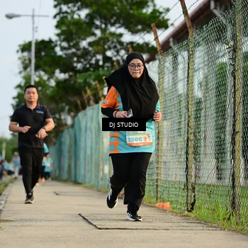 Runner Photo 8348750