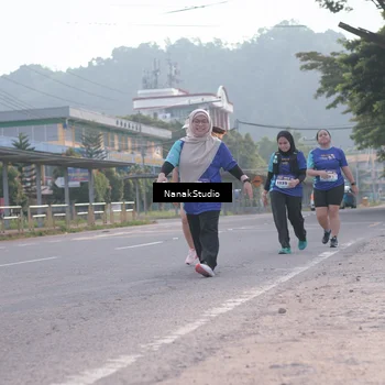 Runner Photo 8348754