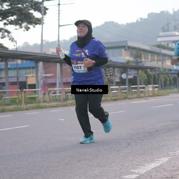 Runner Photo 8348867