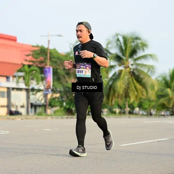 Runner Photo 8349075