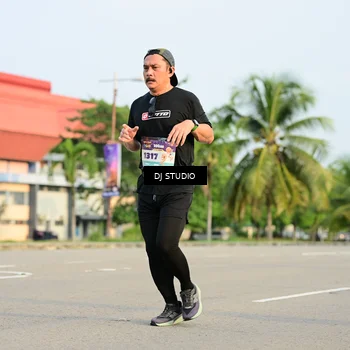 Runner Photo 8349079