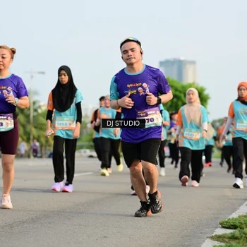 Runner Photo 8349243