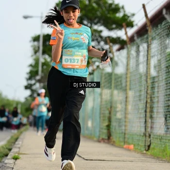 Runner Photo 8349360