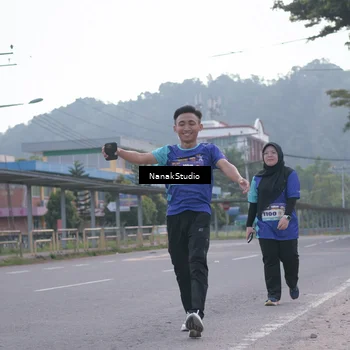 Runner Photo 8349450