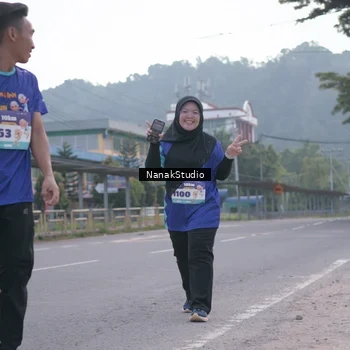Runner Photo 8349476