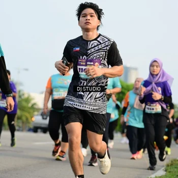 Runner Photo 8349645