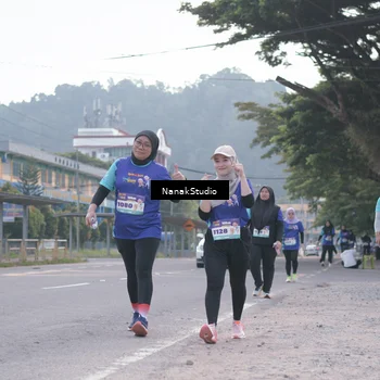 Runner Photo 8349756