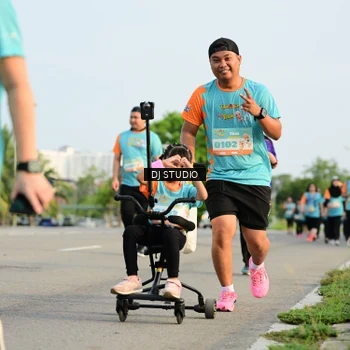 Runner Photo 8350433
