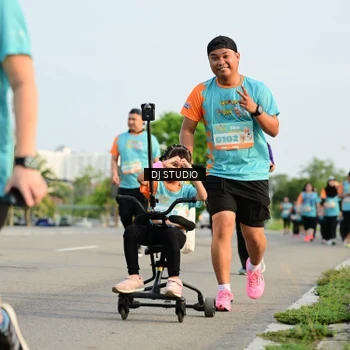 Runner Photo 8350436
